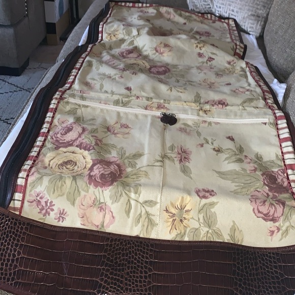 Vintage BNWOT Tags Rare Find Garment Bag by Brighton BEAUTIFUL **Missing Hook** - Picture 1 of 16